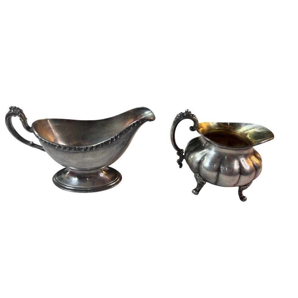 Vintage Oneida Tudor Plate Henley Silverplate Gravy Boat & Melon Creamer Set‎